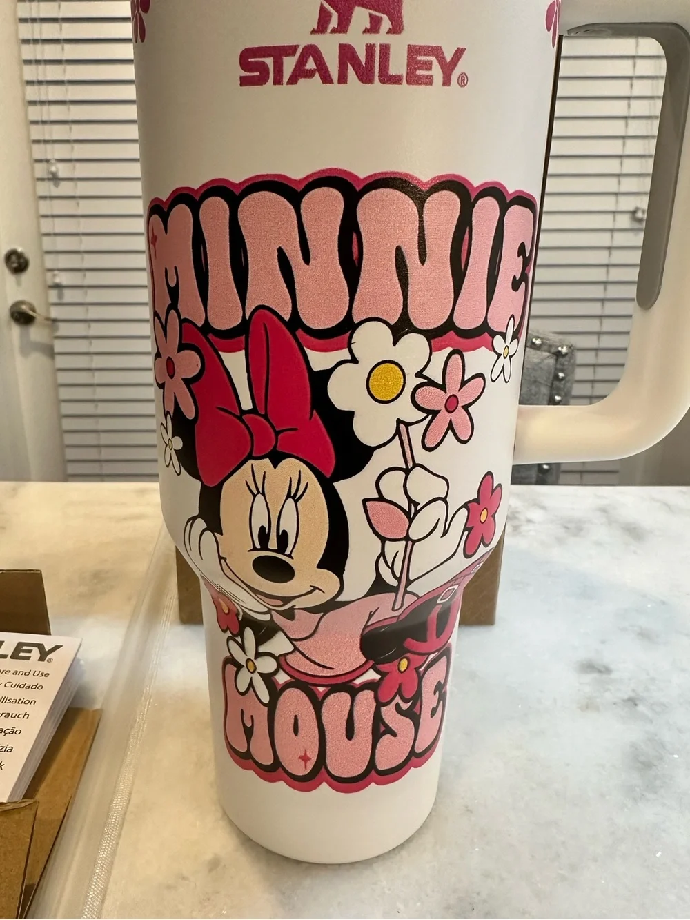 Stanley Disney Minnie Mouse White & Pink 40oz Quencher H20 Tumbler with Handle - Picture 2 of 14